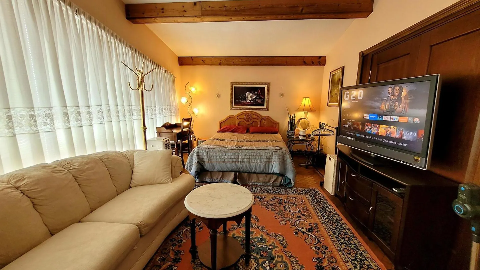 A Stunning Chalet Style Home Toronto 0*,  Kanada